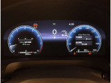 とっても見やすいメーターです。夜間時はラグジュアリーな気分にさせてくれる照明が魅力ですので、夜のドライブも楽しみになりますよ♪