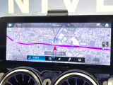 ●純正ナビ:一体感のあるナビは、高級感ある車内を演出してくれます。オーディオ機能も充実しておりますので、運転もより楽しめます♪