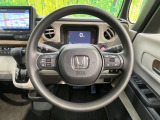 インテリアに合わせたデザインのステアリングは、運転される方のことも考え、運転しやすい形状、大きさです。是非一度、実際に触ってお確かめください。