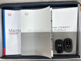 スマートキーは鍵をバッグに入れたままでもドアロックの開閉やエンジンのON・OFFができます。夜間や雨の日も鍵を探さなくて良いので便利です。