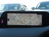 マツダコネクトの8.8インチワイドセンターディスプレイです。『Android Auto』『Apple CarPlay』や独自のコネクテッドサービスに対応したインターフェイスシステムです。