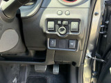 運転席右側に各種スイッチがあります!