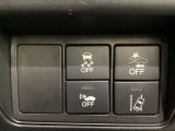 Hondaセンシング用の、VSA(ABS+TCS+横滑り抑制)解除と路外逸脱抑制機能のオンオフスイッチなどはハンドルの右側に装備しています。