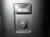 【電源コンセント】非常時やキャンプなどに役立つAC100V/1500Wコンセント付きです。