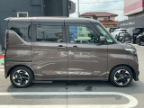 横から見てもスタイリッシュなデザイン、乗り降りもしやすいです。是非、ご試乗ください☆