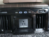 非常時やキャンプなどに役立つAC100Vコンセント付きです。