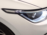 LEDマトリックスヘッドライト、フロントカメラで対向車を検知、LEDを個別に点灯、消灯を制御し最適な配光を可能としたヘッドライトシステムです