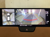 狭い場所での駐車やすれ違いなどでより的確な運転操作に役立つ360&deg;ビューモニターが装備されています。
