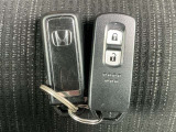 スマートキーです!!今や標準の装備になりつつありますよね!!ドアロック・アンロックも便利です!!