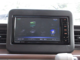 フルセグテレビ搭載。DVD・CD再生に対応しています。