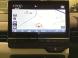 ナビゲーションはフルセグTV、インターナビ対応のGathers純正メモリーナビを搭載しています。Bluetoothオーディオ機能がありますので、スマートフォンなどの音楽も再生できます。