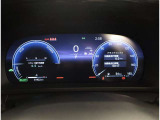 とっても見やすいメーターです。夜間時はラグジュアリーな気分にさせてくれる照明が魅力ですので、夜のドライブも楽しみになりますよ♪