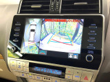【パノラミックビューモニター】専用のカメラにより、上から見下ろしたような視点で360度クルマの周囲を確認することができます☆死角部分も確認しやすく、狭い場所での切り返しや駐車もスムーズに行えます。
