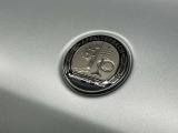 メルセデス・ベンツ八王子の最新のショールームには、大型モニターがあり最先端のメルセデス・ベンツをご体感頂けます!屋内展示場のため、天候の悪い日でも、ごゆっくりとお車をご覧頂ける店舗でございます!