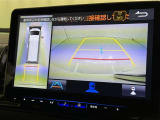 バックモニター付なので後退時に後方が見えるので安心。 車は構造上、死角がたくさんなので万が一を考えると必須ですね。 あくまで補助の為の装備、バックは目視で確認する事が重要ですよ。