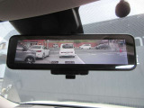 【スマートルームミラー】バックミラーが映像で!!荷物や後席に同乗している方、曇りなど視界が遮られ後ろの確認がでいきない時、クリアな映像で確認をすることができる便利な機能です☆