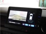 ◆リアワイドカメラシステム◆3種類の表示で後方確認をサポート♪セレクトレバーを「R」の位置に入れるとカメラ画像に切り替え。ノーマルビューでは従来のリアカメラと同様の標準的なビューで表示します!