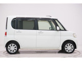 県内13店舗にて常時500台以上ダイハツ車を展示中です。見て、触って、納得のいく一台をぜひ見つけてください。