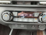 フルオートエアコンでオールシーズン快適な車内空間を作り上げます!更にシートヒーター装備。