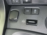 【横滑り防止機能】 車両走行安定補助システム搭載  車が横滑りしそうになった際に、横滑りを防ぐ安全装備が付いています。