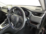 SUVならではの見晴らし良い運転視界で快適なドライブをお楽しみいただけます。