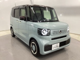 180cm近い車高と、センターレイアウト燃料タンクの低床フロアで、軽自動車とは思えない車内空間を実現しています。