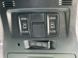 【両側パワースライドドア】スマートキーや運転席のスイッチで後席両側スライドドアの開閉が可能♪電動だから力を入れてドアを開ける必要がありません。