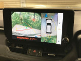 【パノラミックビューモニター】専用のカメラにより、上から見下ろしたような視点で360度クルマの周囲を確認することができます☆死角部分も確認しやすく、狭い場所での切り返しや駐車もスムーズに行えます。