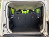 普段のお買い物や通勤、送迎等に十分な荷室スペースを確保しております。セカンドシートを倒すと、大きな荷物の積載も可能です♪