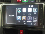 ディスプレイオーディオを装備。スマホとクルマをつなぐことで、これまでのナビに加えて、いろんなサービスが楽しめます。