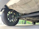 お車を安心してお乗りいただく為には、足回りの定期点検が欠かせません。サービスサポート(有償保証)では無料点検もご提供しており、安心のカーライフをお過ごしいただけるサポート体制が整っています。