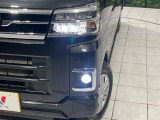 【LEDヘッドライト】悪天候や夜間走行時も良好な視界を確保し安心して運転できる高輝度LEDヘッドライトを装備!点灯速度が早く、消費電力も抑えられています。
