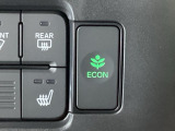 ★ECONスイッチ★ エコドライブを加速しよう!スイッチをONにすると、運転の仕方によるロスを抑え込み燃費をよくするようクルマが頑張ります(*^ー^*)燃費向上にチャレンジ♪