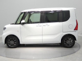 【左サイド】運転席・助手席ともに乗り降りがしやすく、毎日の足として気軽にお使いいただけます。ドアの開閉も軽快です。