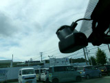 もし事故に遭遇してしまったら、あおり運転の被害にあったら・・不安ですよね、そこで運転中の映像と音を記録するドライブレコーダーです!万が一の備えに☆勿論、ドライブの思い出にも大活躍♪