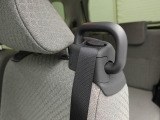 後席アシストグリップは、お年寄りの方が乗車される時に特に喜ばれる装備です。