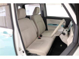 ■車内クリーニング■専門スタッフが見えないところまで徹底洗浄!車内のニオイもリフレッシュ!目に見えないところまで美しくがモットーです。だから、当店の中古車は内装にも自信があります!