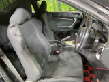 運転席シート廻りは使用感も少なく、良好な状態となっています。前オーナー様が丁寧に使っていたことがよくわかりますね。