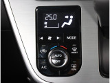 エアコンも操作が分かりやすく、車内をしっかり冷暖房できますので、季節を問わず快適にお乗りいただけます!!