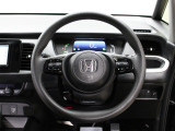【運転席まわり】Honda独自の設計思想に基づき、自然に手を伸ばした先に操作したいものがあるようレイアウトを追求 !