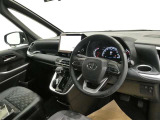 ご覧の車両以外にも多数のU-Carを展示販売しております。