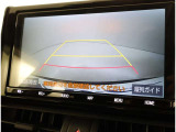 バックガイドモニターで、後方を確認しながら安心して駐車することができます。運転初心者も熟練者も必須の機能ですよ!