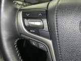 ステアリングスイッチ装備!運転しながら手元でオーディオの操作などができます。