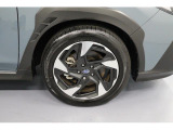 純正アルミホイール装備です!タイヤサイズは225/55R18を装着、シンメトリカルAWDとe-BOXERの走りをお楽しみください!