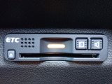 ■【ETC車載器】が装備されています。セットアップをしてお渡しとなり、ETCカードを差し込むだけで高速道路の利用が可能です。