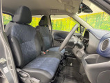 運転席シート廻りは使用感も少なく、良好な状態となっています。前オーナー様が丁寧に使っていたことがよくわかりますね。