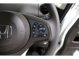 Hondaセンシングの機能のひとつ、アダプティブクルーズコントロール付!アクセルから足を離しても設定したスピードと前車との車間を保ち走行してくれます!車線維持もアシスト☆高速道路で疲労軽減ですね☆
