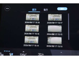 前後ドライブレコーダー搭載。車載カメラの映像を内蔵メモリーに録画。別のカメラを後付けすることなく前後映像を記録できます。録画した映像はディスプレイオーディオの大画面ですぐに再生、確認できます。