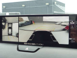 【360&deg;ビューモニター/シースルービュー】駐車が苦手な方も、これがあれば安心です!狭い駐車場や花壇などがあって心配な駐車シーンでも、死角がなく安全が確保できます♪