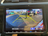 【バックカメラ】駐車時に後方がリアルタイム映像で確認できます。大型商業施設や立体駐車場での駐車時や、夜間のバック時に大活躍!運転スキルに関わらず、今や必須となった装備のひとつです!